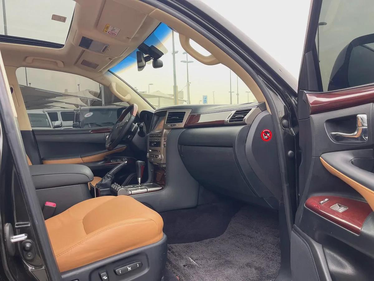 GCC Specs Lexus LX 570 Sport 2015-15-15