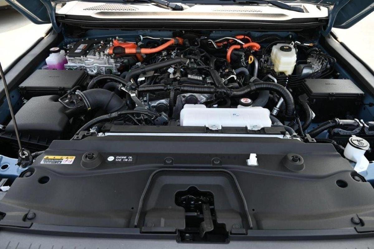 Toyota Prado LC 250 i- FORCE First Edition Hybrid-8-8