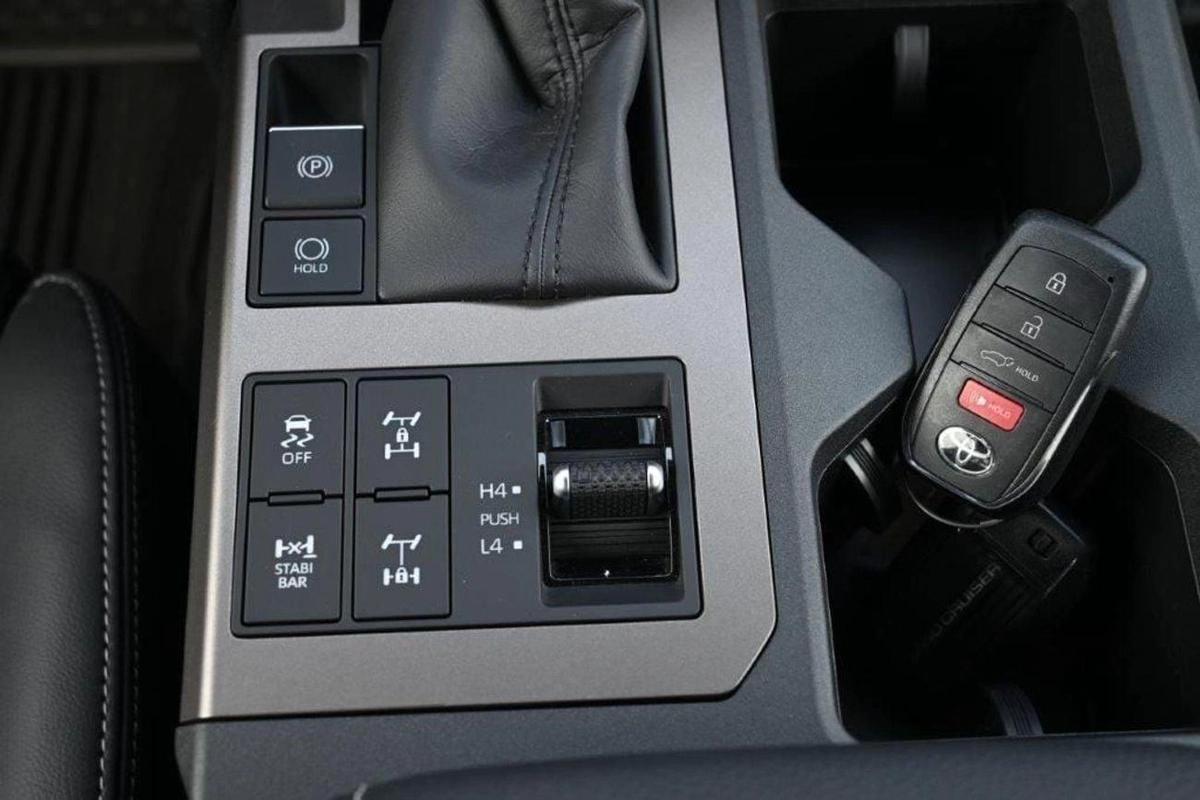 Toyota Prado LC 250 i- FORCE First Edition Hybrid-16-16