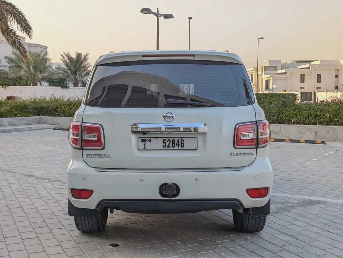 Nissan Patrol 2014 Platinum LE Full Options-2-2