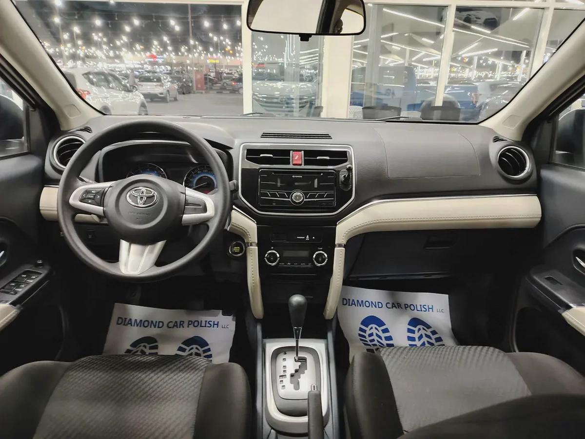 Toyota Rush GX 2022 - GCC Specs - Excellent Condition-10-10