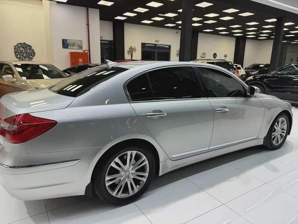 Genesis Gcc Full option