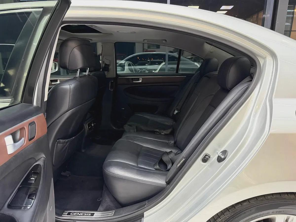 Genesis Gcc Full option-4-4