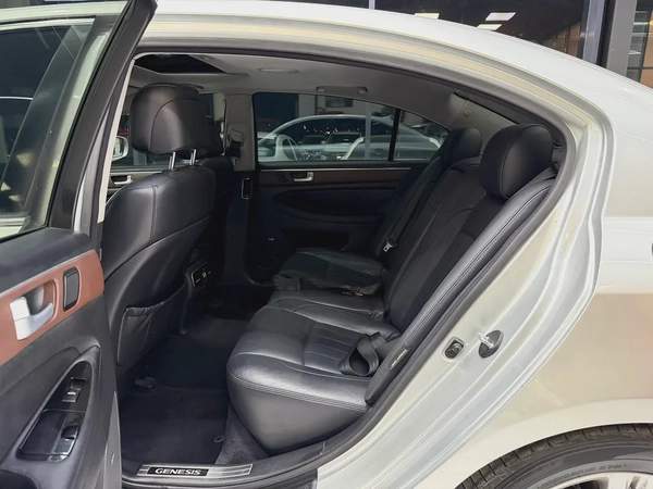 Genesis Gcc Full option