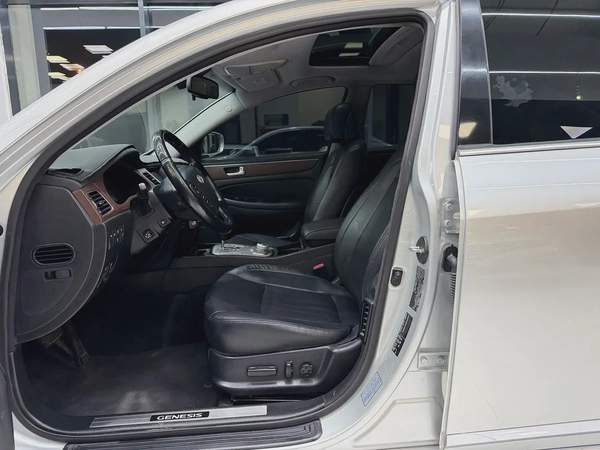 Genesis Gcc Full option