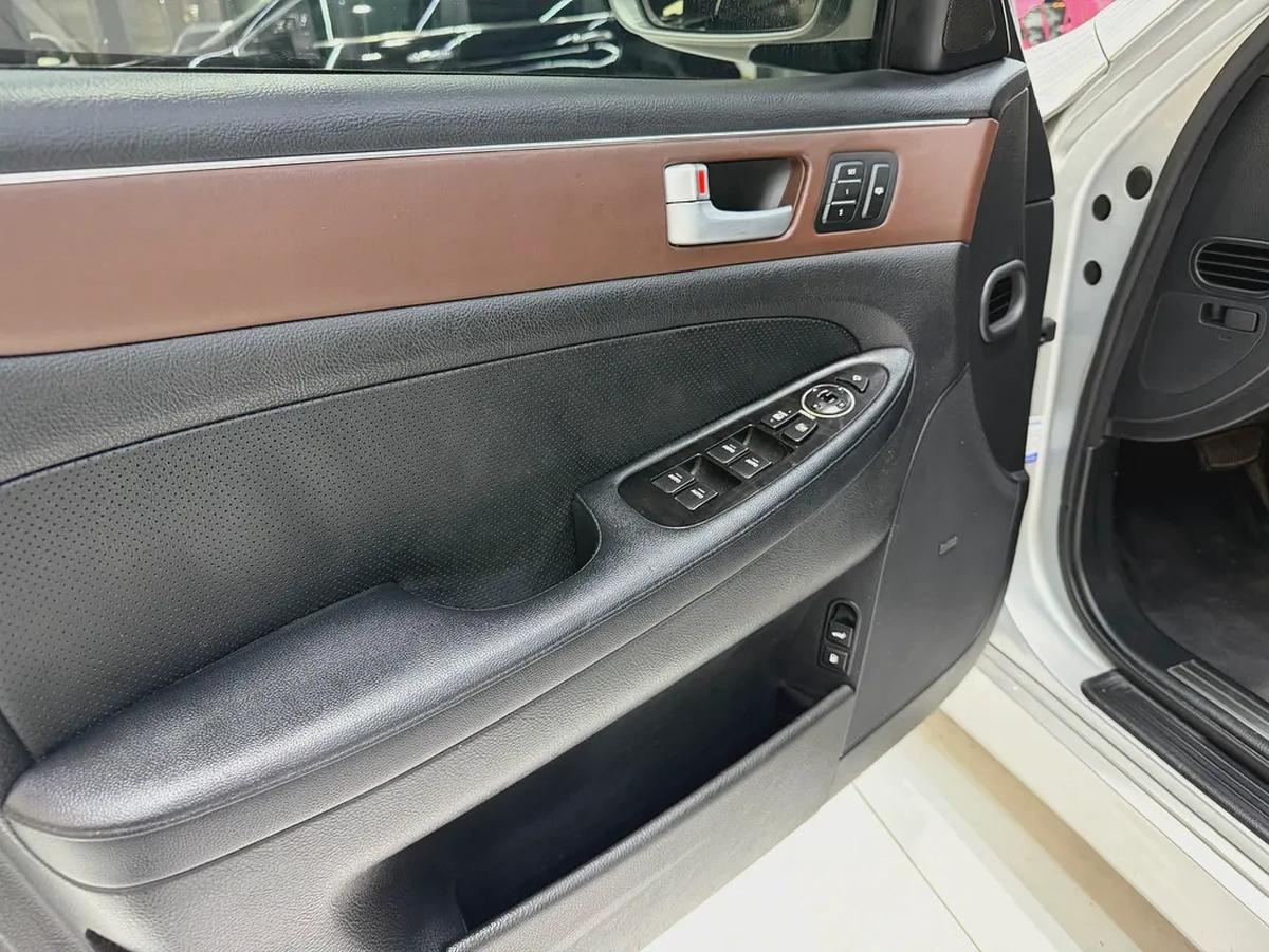 Genesis Gcc Full option-7-7