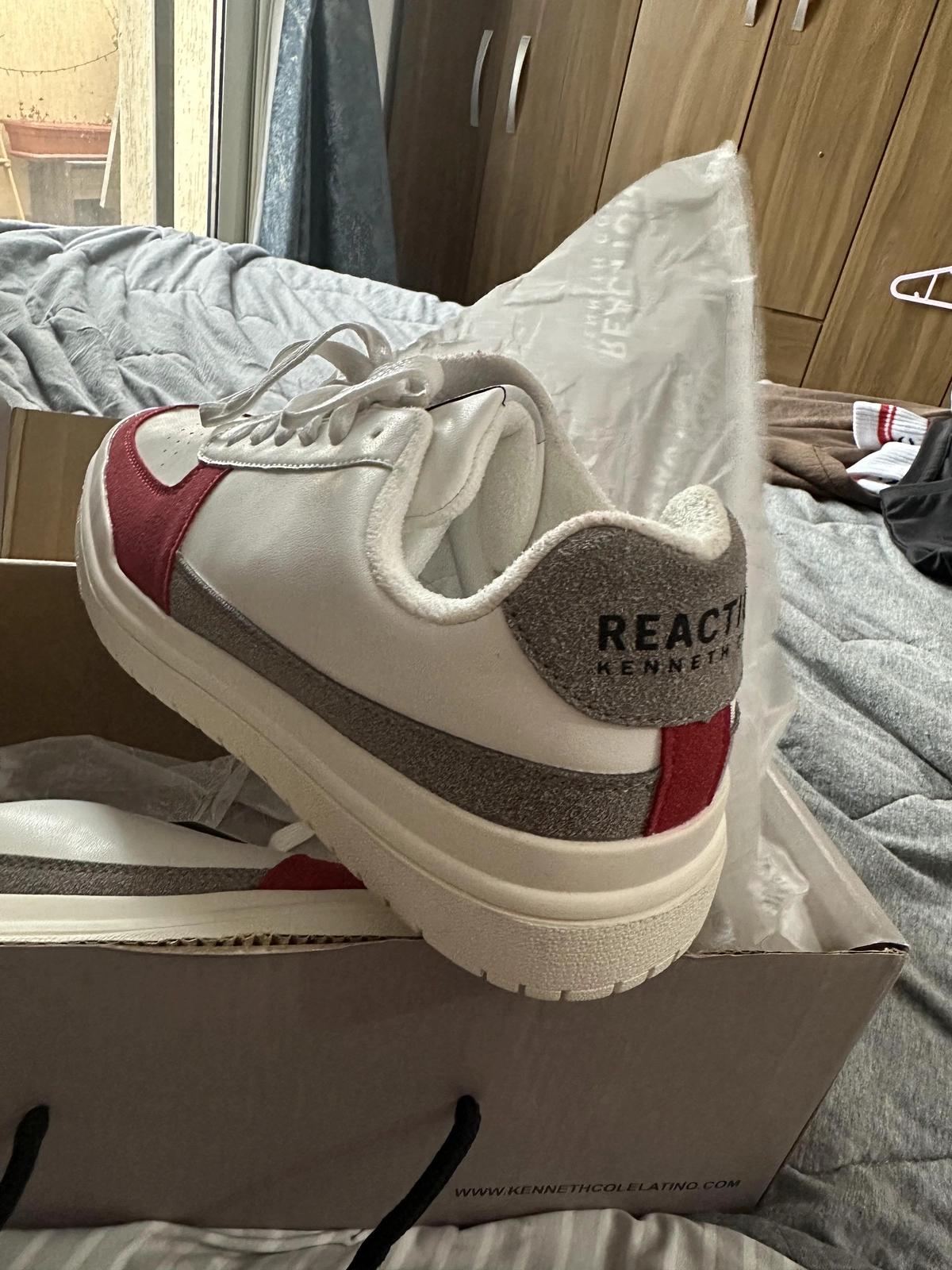 NEW Kenneth Cole Reaction Sneakers - Size 43-4-4