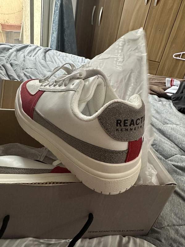 NEW Kenneth Cole Reaction Sneakers - Size 43