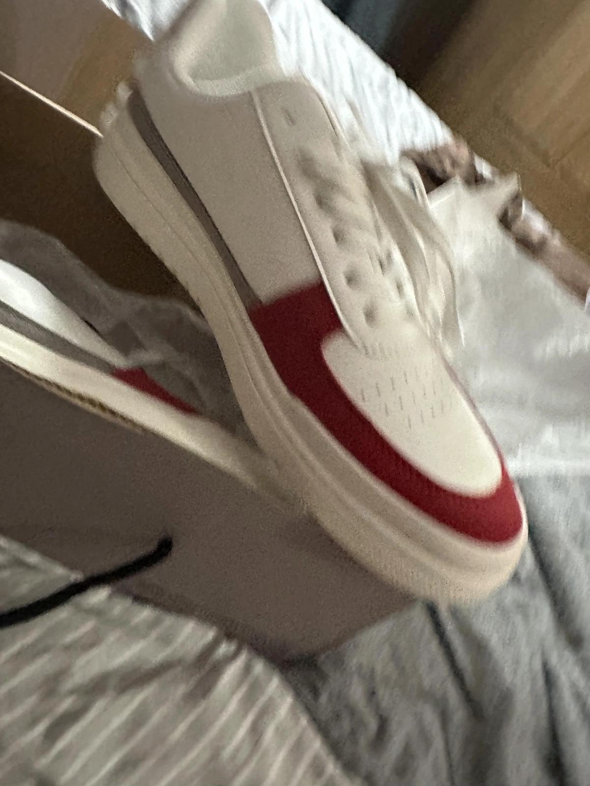 NEW Kenneth Cole Reaction Sneakers - Size 43-1-1