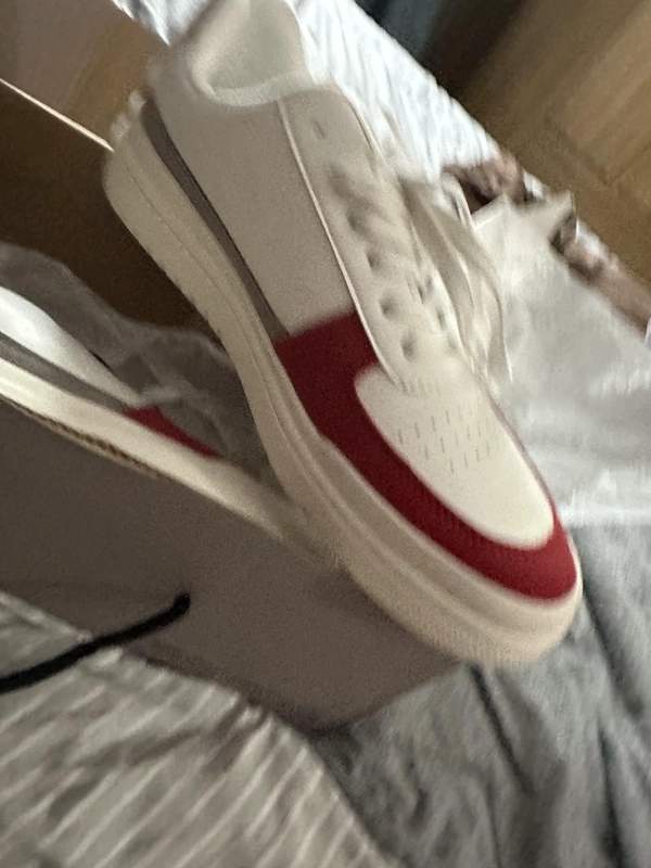 NEW Kenneth Cole Reaction Sneakers - Size 43