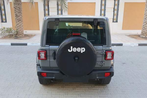 JEEP WRANGLER SAHARA UNLIMITED PLUS - GCC SPECS - UNDER WARRANTY / SERVICE CONTRACT - ACCIDENT FREE