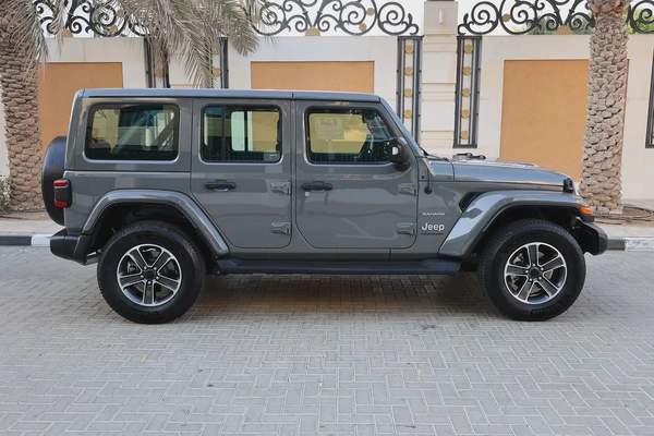 JEEP WRANGLER SAHARA UNLIMITED PLUS - GCC SPECS - UNDER WARRANTY / SERVICE CONTRACT - ACCIDENT FREE