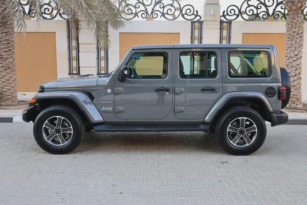 JEEP WRANGLER SAHARA UNLIMITED PLUS - GCC SPECS - UNDER WARRANTY / SERVICE CONTRACT - ACCIDENT FREE