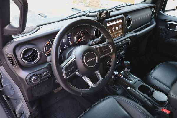 JEEP WRANGLER SAHARA UNLIMITED PLUS - GCC SPECS - UNDER WARRANTY / SERVICE CONTRACT - ACCIDENT FREE