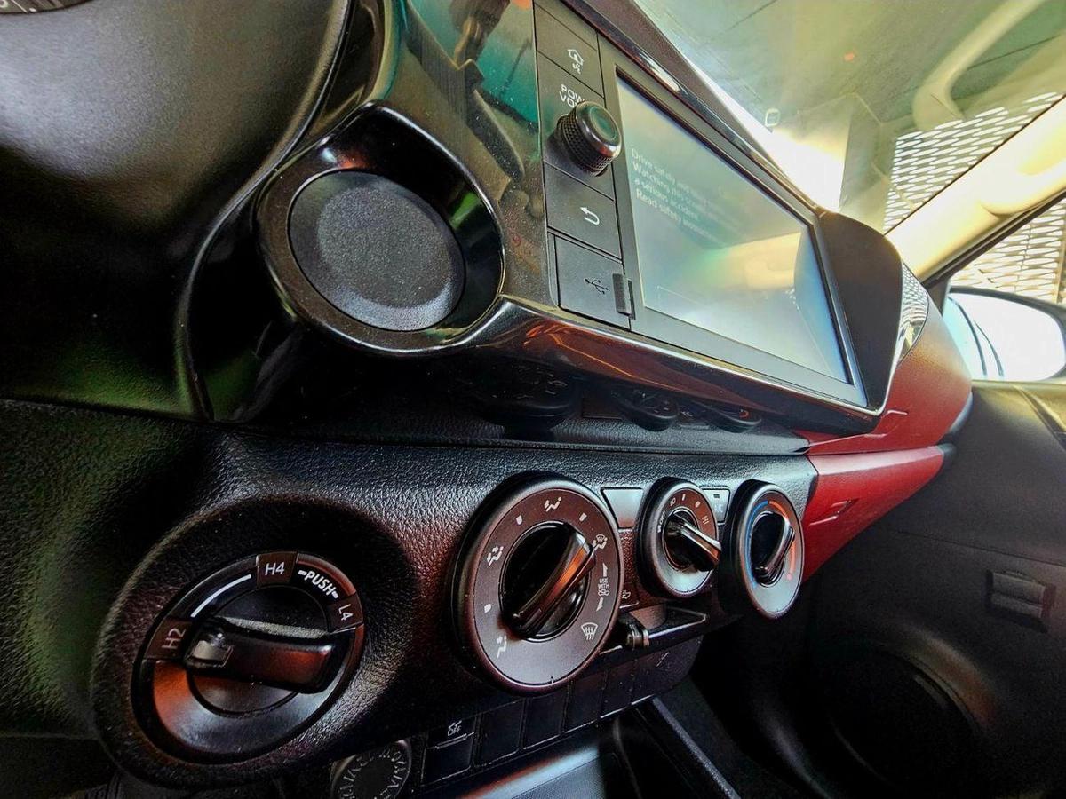 Toyota Hilux PATROL/ AUTO GEAR/ WIDE BODY / AUTO WINDOWS / FULL OPTION-14-14