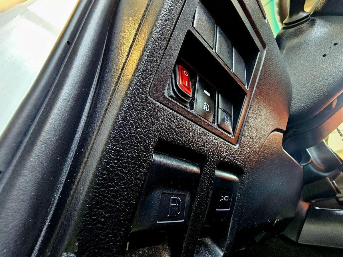 Toyota Hilux PATROL/ AUTO GEAR/ WIDE BODY / AUTO WINDOWS / FULL OPTION-15-15