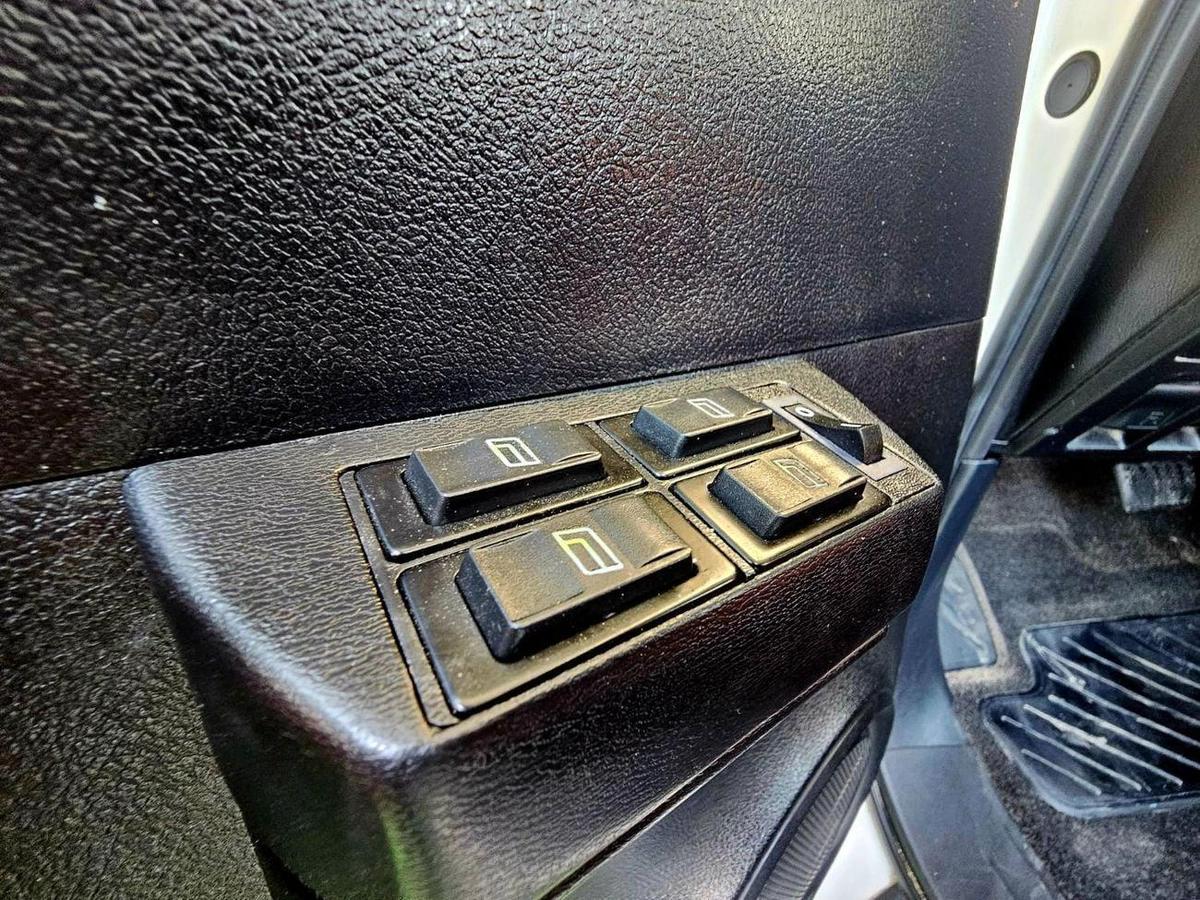 Toyota Hilux PATROL/ AUTO GEAR/ WIDE BODY / AUTO WINDOWS / FULL OPTION-17-17