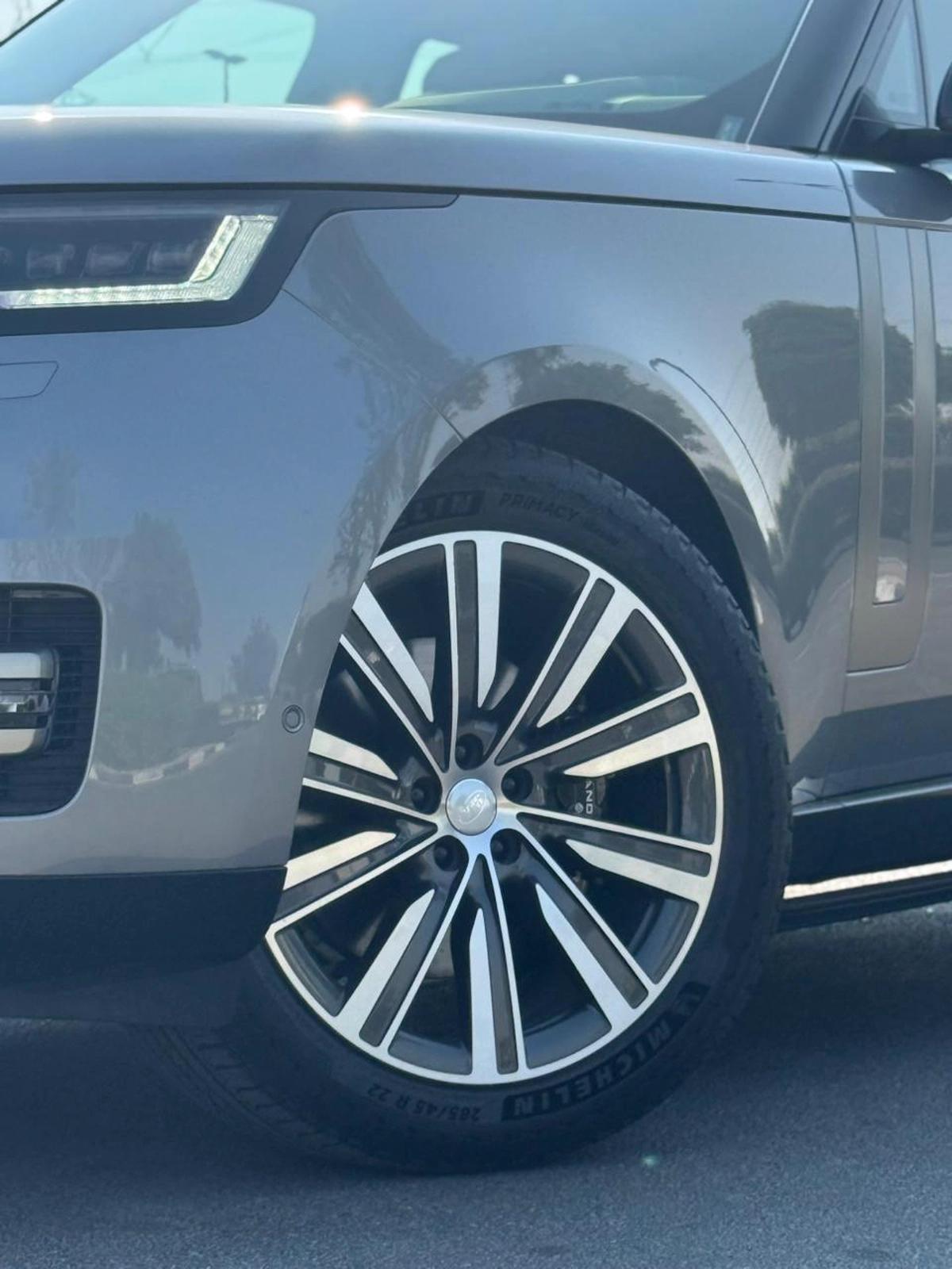RANGE ROVER VOGUE SE P360 | BRAND NEW | MODEL: 2025 | GCC SPECS | 5 YEARS WARRANTY AND SERVICE CONTRACT WITH AGENCY-8-8