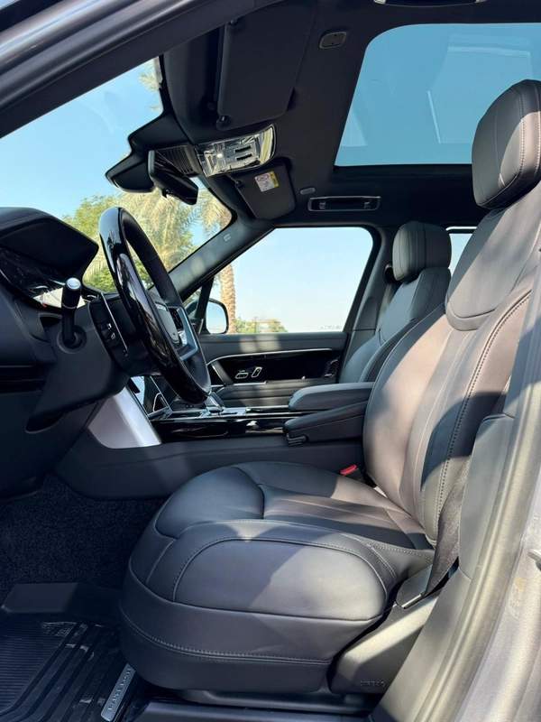 RANGE ROVER VOGUE SE P360 | BRAND NEW | MODEL: 2025 | GCC SPECS | 5 YEARS WARRANTY AND SERVICE CONTRACT WITH AGENCY