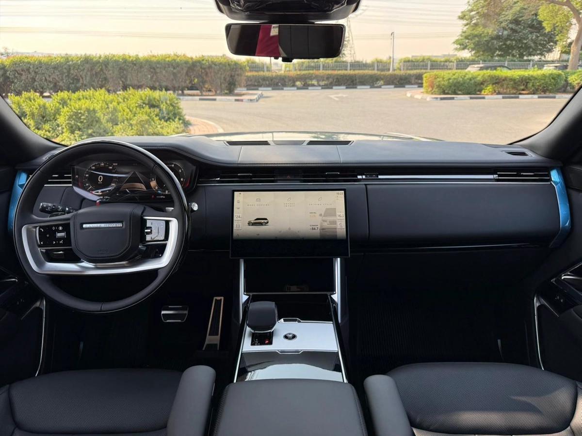 RANGE ROVER VOGUE SE P360 | BRAND NEW | MODEL: 2025 | GCC SPECS | 5 YEARS WARRANTY AND SERVICE CONTRACT WITH AGENCY-4-4