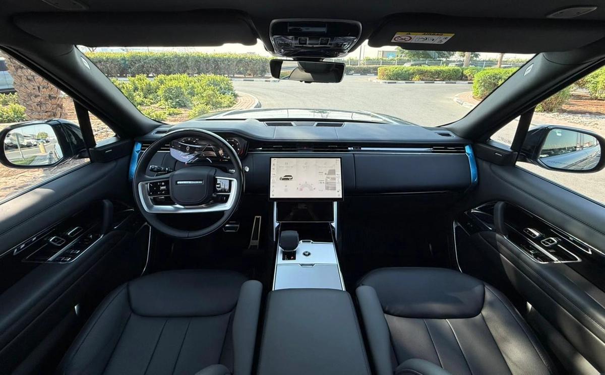 RANGE ROVER VOGUE SE P360 | BRAND NEW | MODEL: 2025 | GCC SPECS | 5 YEARS WARRANTY AND SERVICE CONTRACT WITH AGENCY-12-12