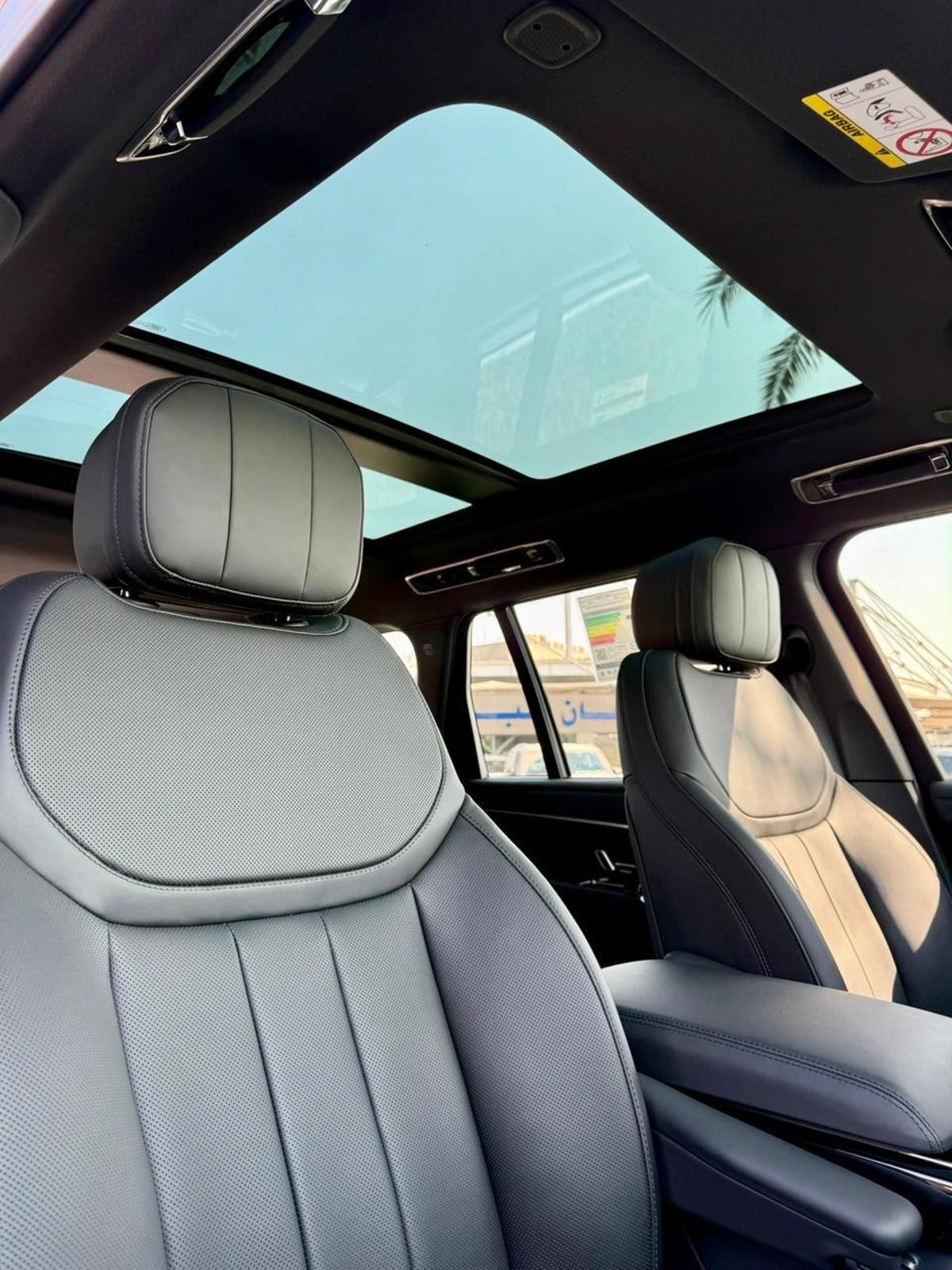RANGE ROVER VOGUE SE P360 | BRAND NEW | MODEL: 2025 | GCC SPECS | 5 YEARS WARRANTY AND SERVICE CONTRACT WITH AGENCY-14-14