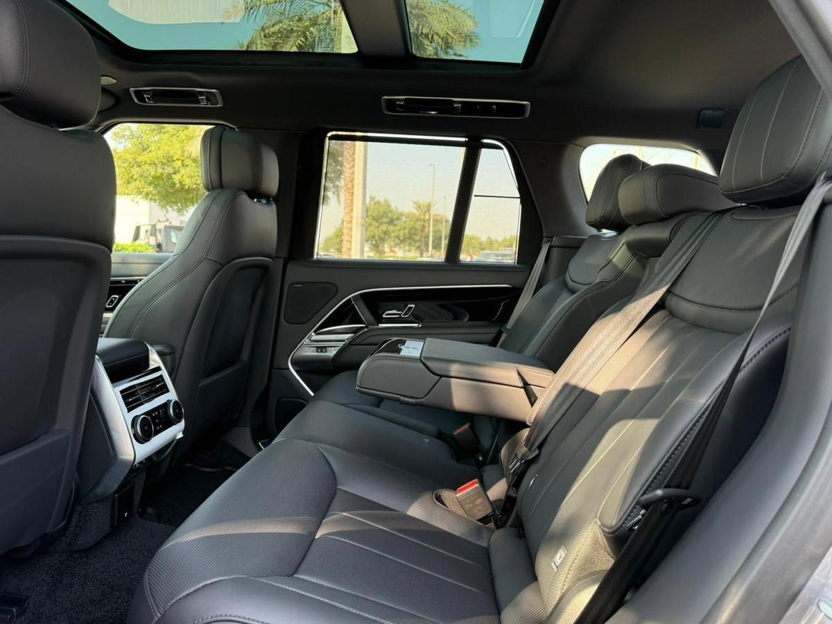 RANGE ROVER VOGUE SE P360 | BRAND NEW | MODEL: 2025 | GCC SPECS | 5 YEARS WARRANTY AND SERVICE CONTRACT WITH AGENCY-9-9
