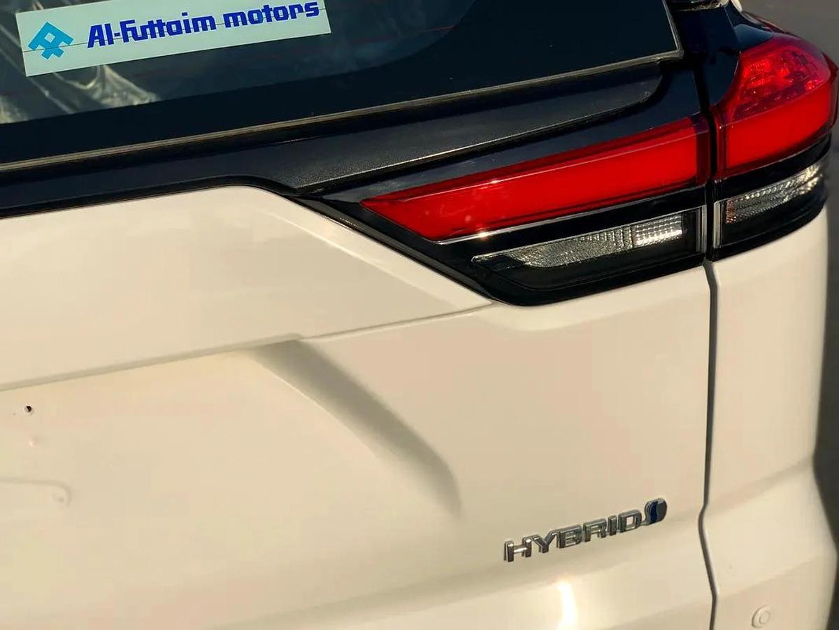 Toyota Innova SE+-6-6