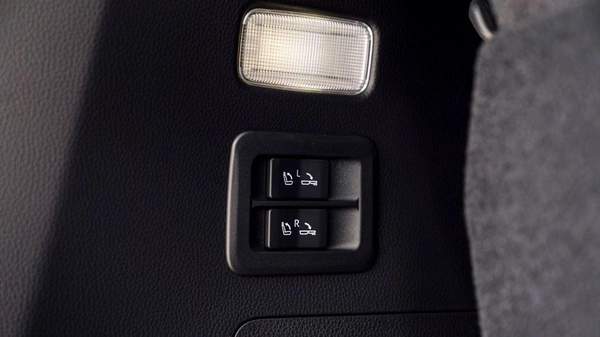 Toyota Land Cruiser VXR Diesel Full Option