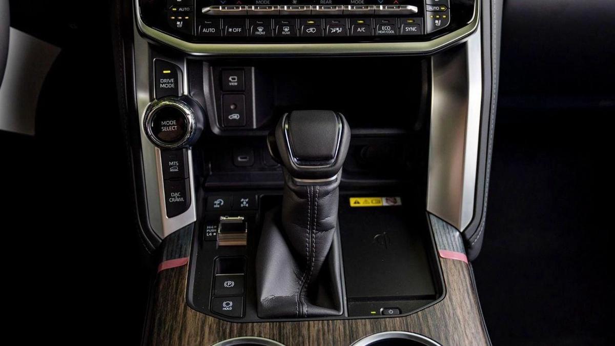 Toyota Land Cruiser VXR Diesel Full Option-20-20