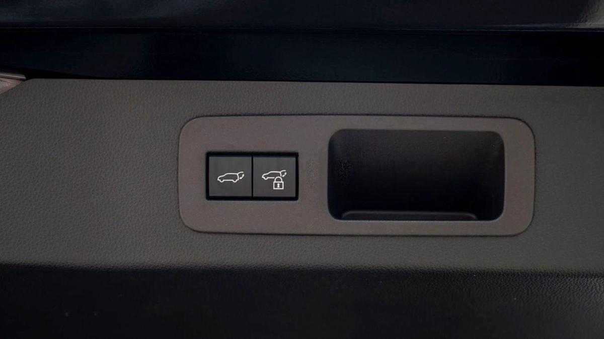 Toyota Land Cruiser VXR Diesel Full Option-23-23