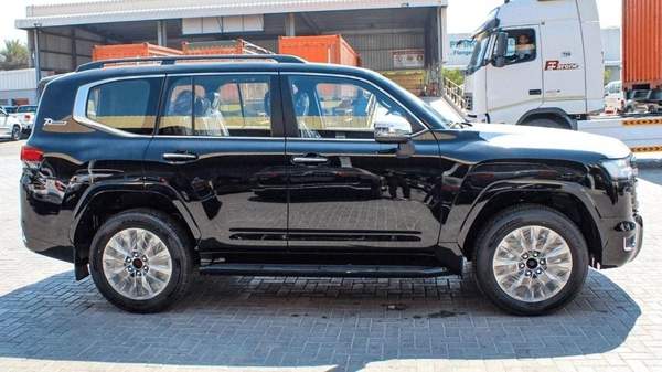 Toyota Land Cruiser TOYOTA LC300 3.3L VX-R V6 TURBO DIESEL AT