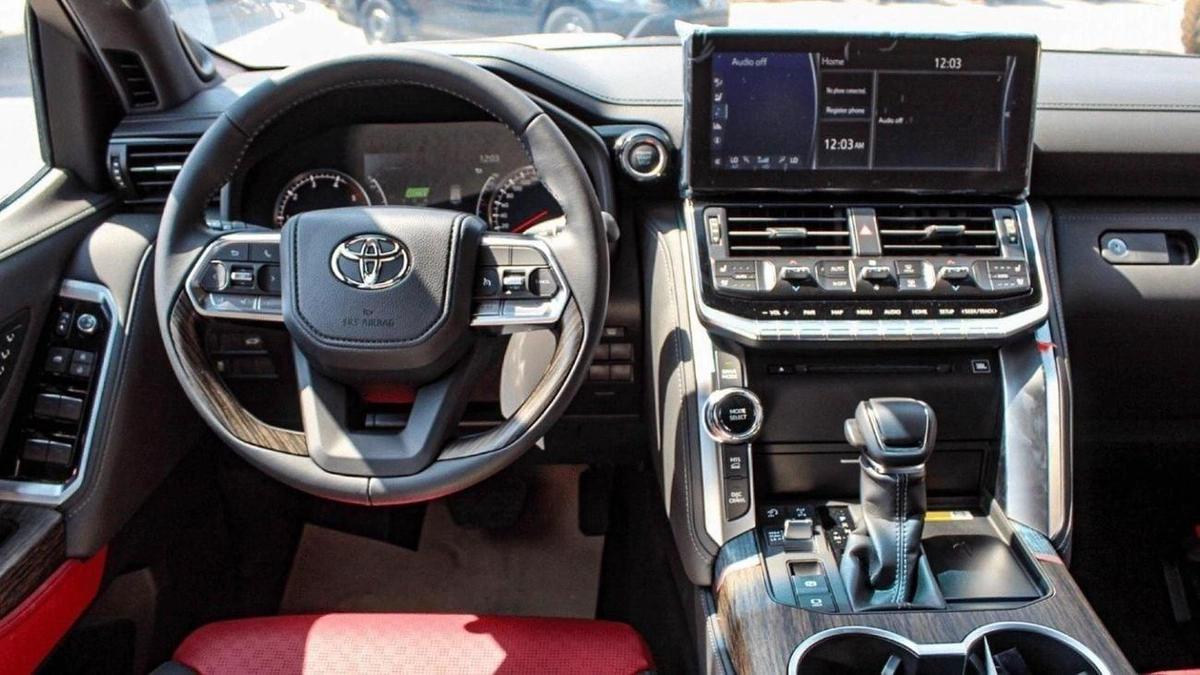 Toyota Land Cruiser TOYOTA LC300 3.3L VX-R V6 TURBO DIESEL AT-5-5