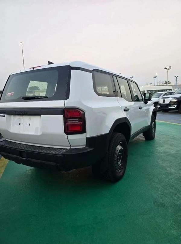 Toyota Prado 2.4L PETROL 2024 GCC