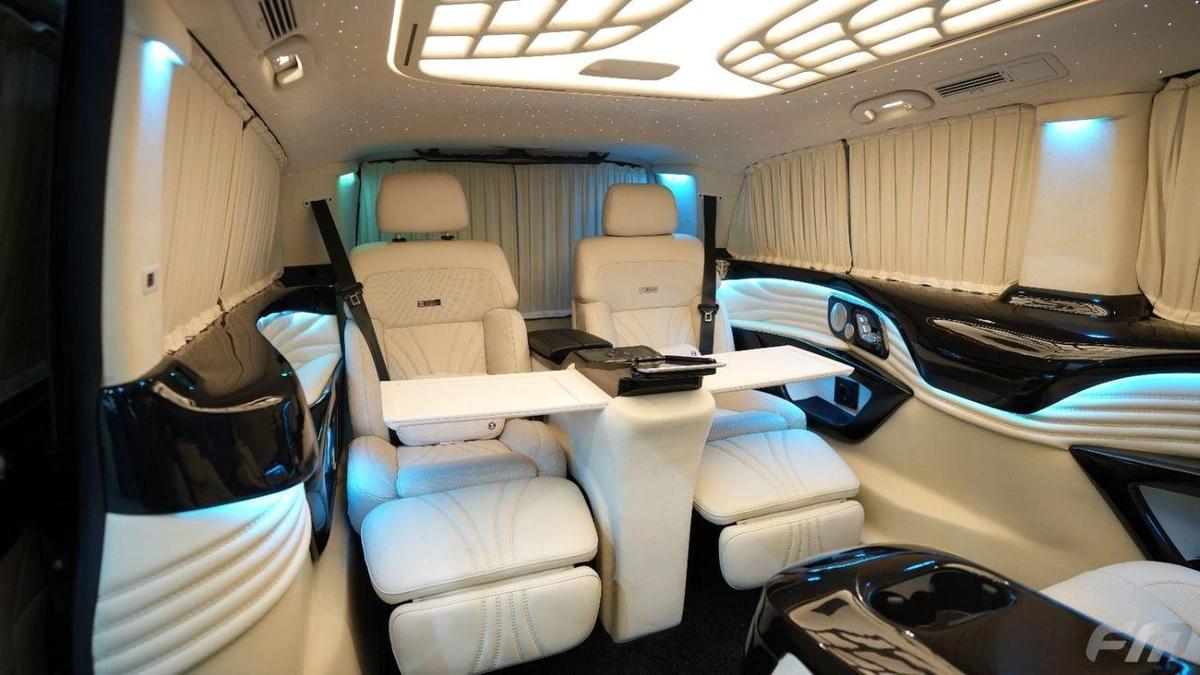 Mercedes-Benz V 300 VIP BUSINESS VAN – FULL LUXURY OPTION | BRAND NEW | GCC | 2025-3-3