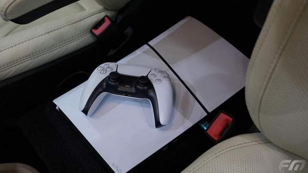 Mercedes-Benz V 300 VIP BUSINESS VAN – FULL LUXURY OPTION | BRAND NEW | GCC | 2025