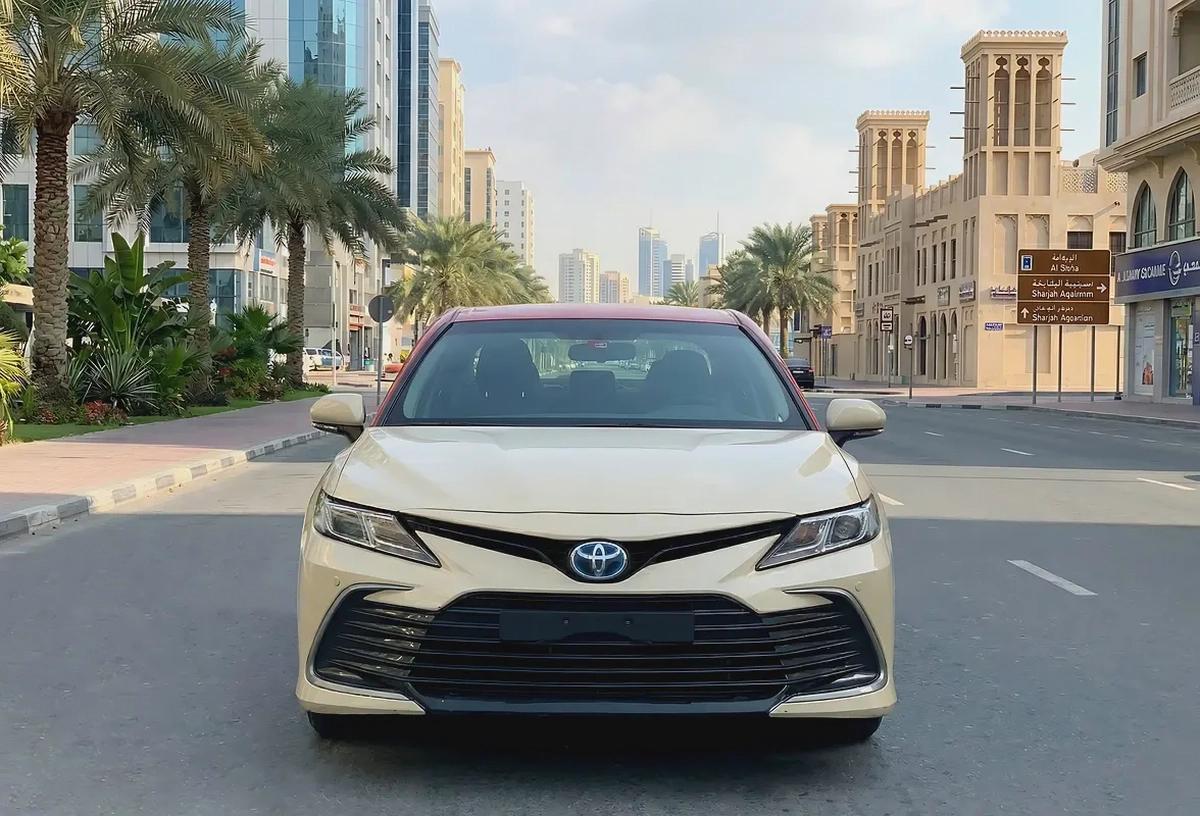 فقط 27000 درهم - تويوتا كامري - 2022 - محرك هايبرد - مواصفات خليجية-1-1
