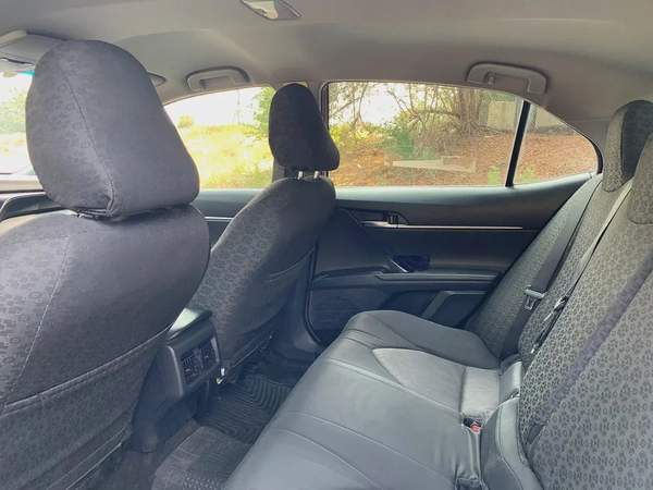 فقط 27000 درهم - تويوتا كامري - 2022 - محرك هايبرد - مواصفات خليجية