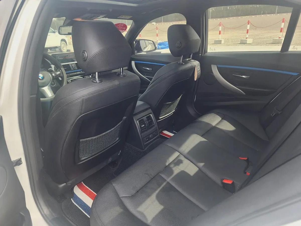 BMW 320i M line-12-12