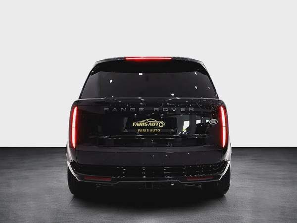 RANGE ROVER V8 P530 FULLY LOADED + REAR ENTERTAINMENT