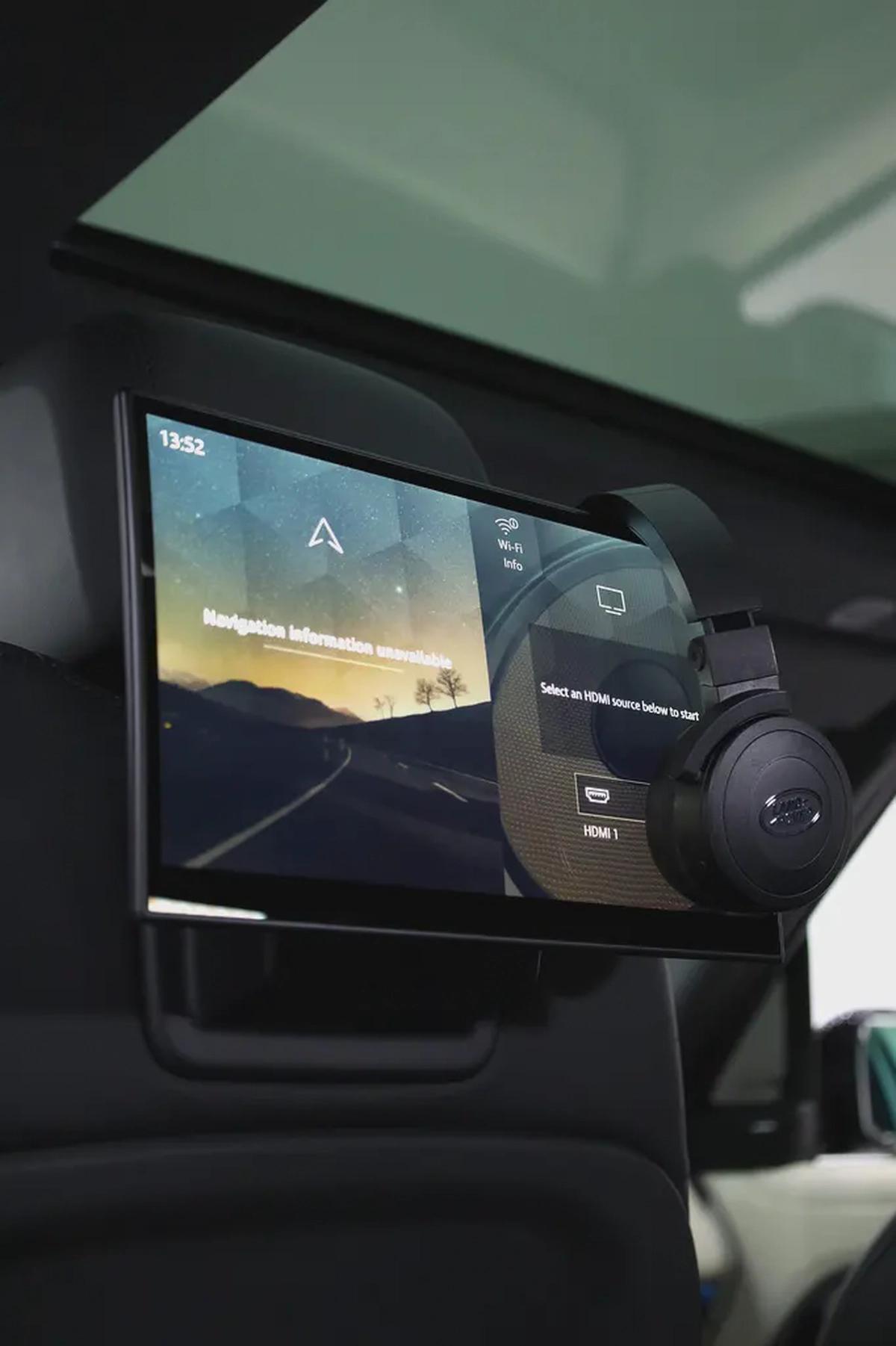 RANGE ROVER V8 P530 FULLY LOADED + REAR ENTERTAINMENT-11-11