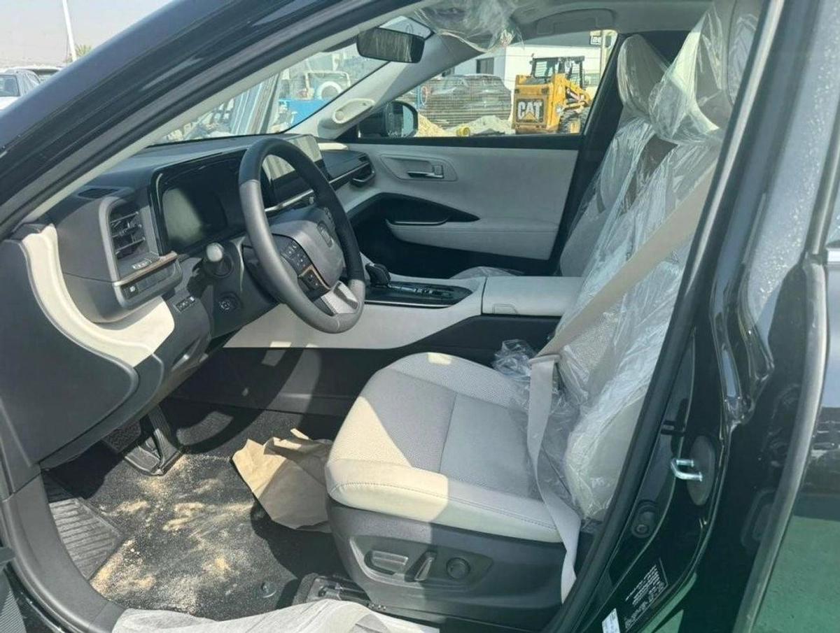 Toyota Crown TOYOTA CROWN 2.5L HYBRID FULL OPTION 2026 GCC FULL OPTION GCC SPECS-6-6