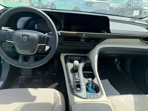 Toyota Crown TOYOTA CROWN 2.5L HYBRID FULL OPTION 2026 GCC FULL OPTION GCC SPECS