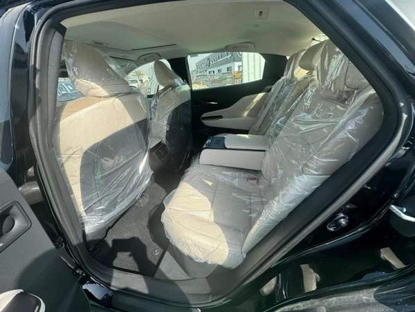 Toyota Crown TOYOTA CROWN 2.5L HYBRID FULL OPTION 2026 GCC FULL OPTION GCC SPECS