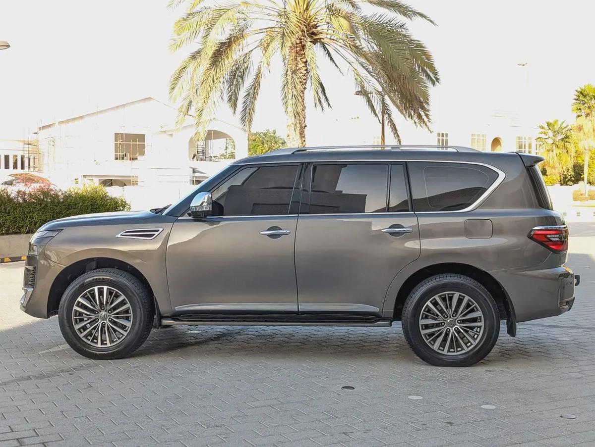 NISSAN PATROL 2013 FACELIFTED 2024 SE PLATINUM GCC V6 4.0L IN EXCELLENT CONDITION-13-13