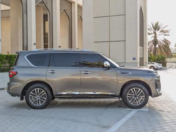 NISSAN PATROL 2013 FACELIFTED 2024 SE PLATINUM GCC V6 4.0L IN EXCELLENT CONDITION