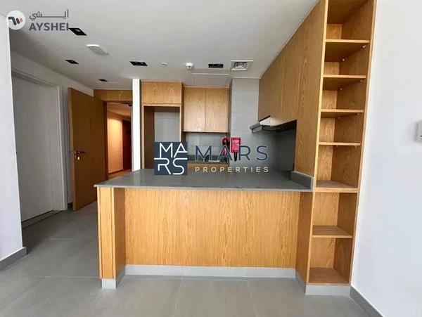 Big one bedroom with gym pool and parking