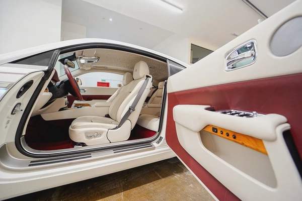 AED 14,084 PM | ROLLS ROYCE WRAITH 2019| STARLIGHT 4 BUTTONS| AGENCY SERVICE CONTRACT APRIL 2028 GCC