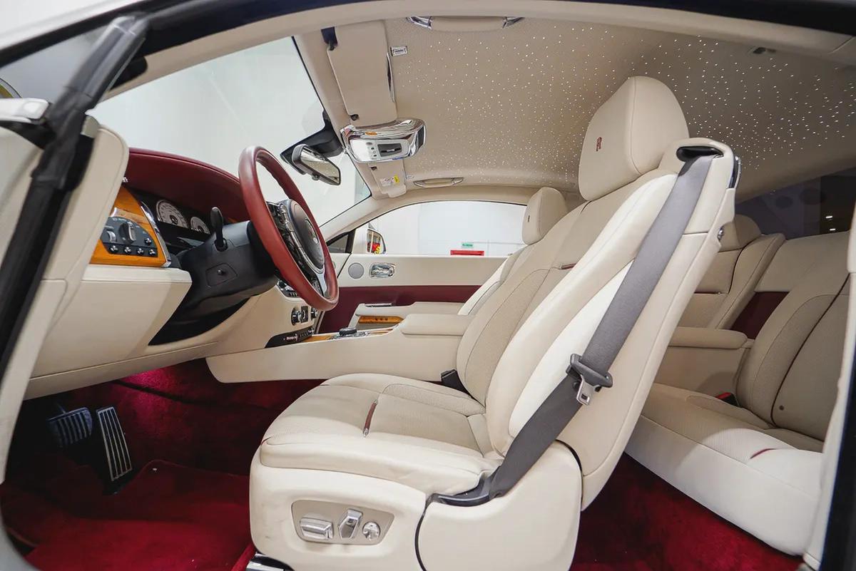 AED 14,084 PM | ROLLS ROYCE WRAITH 2019| STARLIGHT 4 BUTTONS| AGENCY SERVICE CONTRACT APRIL 2028 GCC-10-10