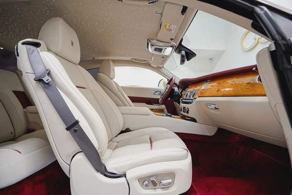 AED 14,084 PM | ROLLS ROYCE WRAITH 2019| STARLIGHT 4 BUTTONS| AGENCY SERVICE CONTRACT APRIL 2028 GCC